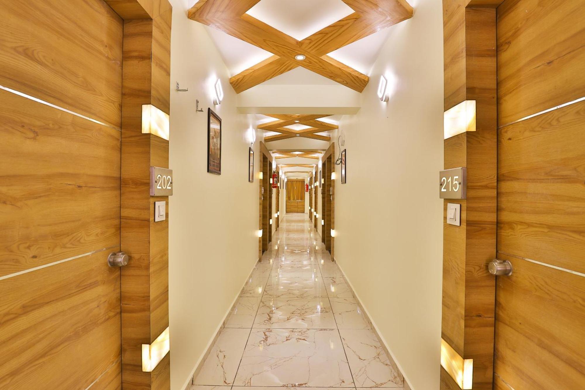 Hotel O Silver Palace Batwa ภายนอก รูปภาพ