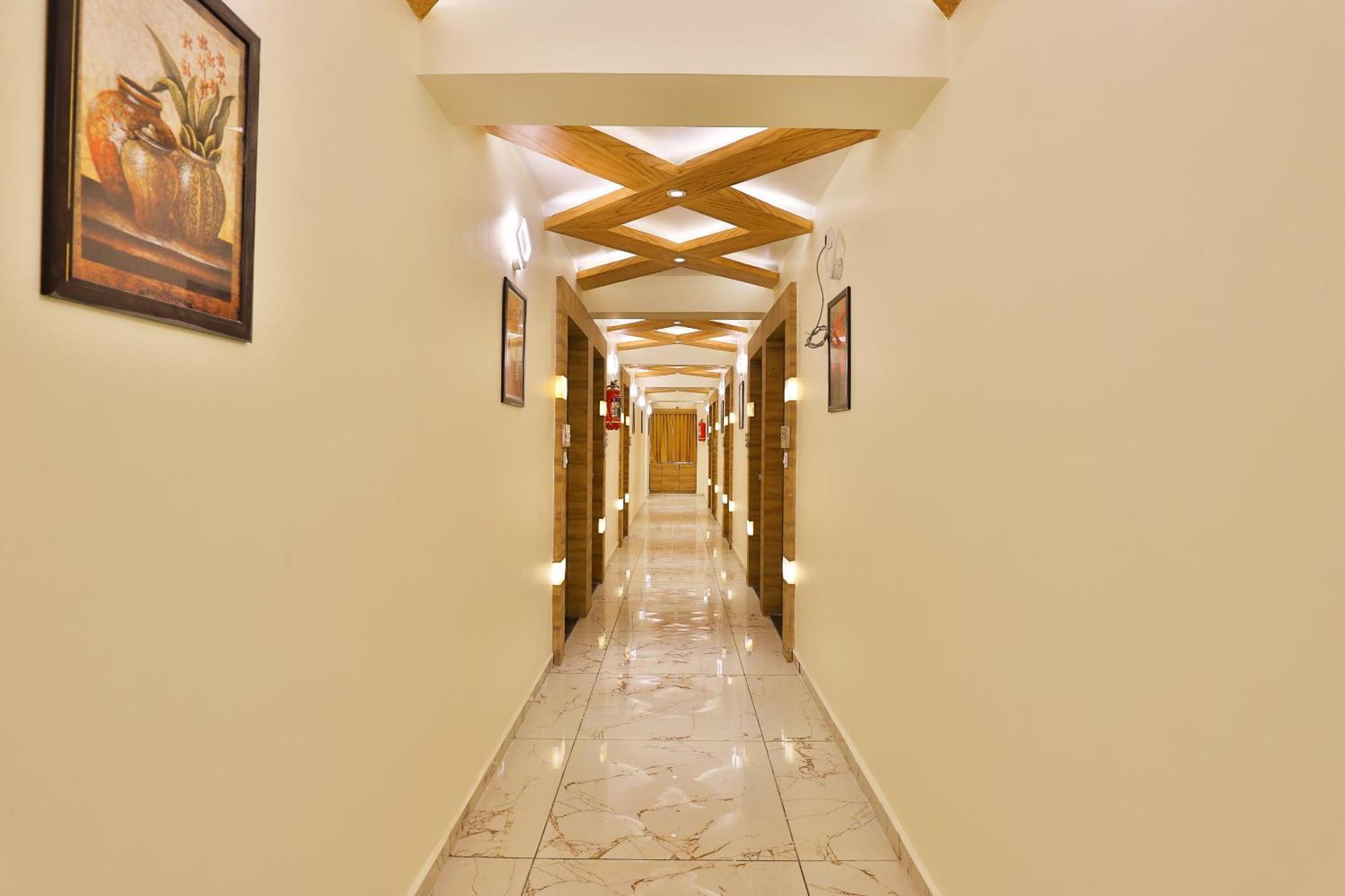 Hotel O Silver Palace Batwa ภายนอก รูปภาพ